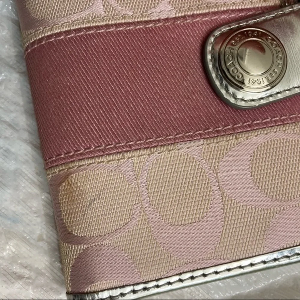 Coach vintage y2k pink and silver signature c strapped wallet